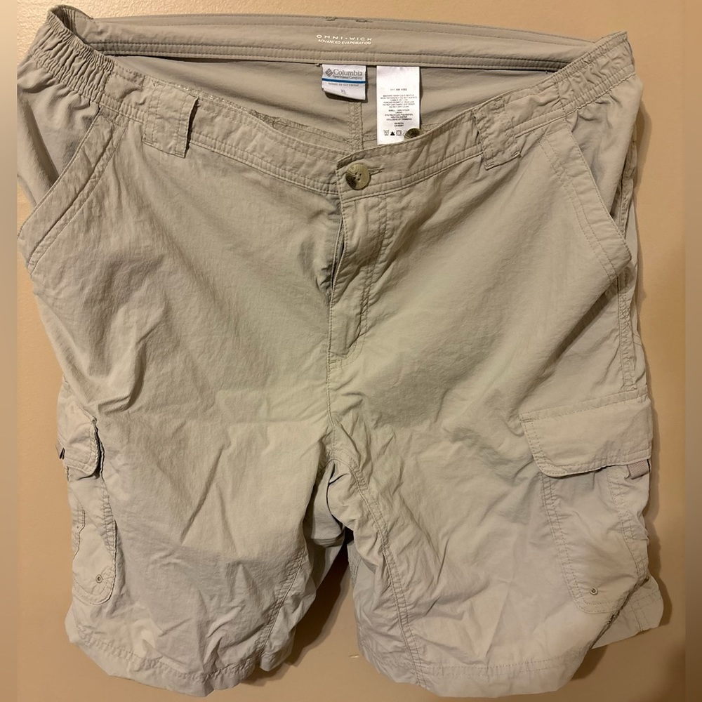 Khaki Colombia Omni-Wick Cargo Shorts